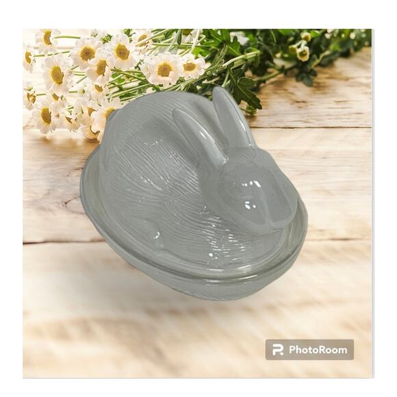 Sealed  Spring Easter Bunny Butter or Soap Dish - Picture 1 of 7